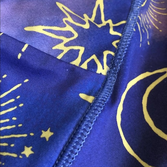 Victoria Sport 7/8 Celestial Star Noon Purple Leggings Size XS Whimsigoth - Picture 12 of 12